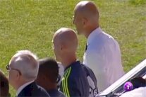 زيدان يجهش بالبكاء حزناً على ضحايا تفجيرات باريس