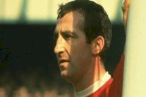 ليفربول يعلن وفاة بايرن بطل الفوز بكأس انكلترا 1965