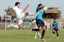 الزوراء يجتاز الكرخ وينفرد بصدارة الدوري العراقي