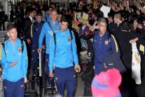 بالصور.. استقبال حافل لنجوم برشلونة في اليابان