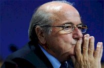 بلاتر: اعتقالات المسؤولين الكبار كانت مثل تسونامي !