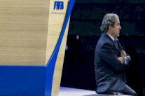 الفيفا يرفض السماح لبلاتيني باللجوء المباشر إلى 