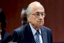 رئيس الفيفا المستقيل بلاتر يؤكد إسقاط تهم الفساد عنه