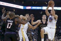 غولدن ستايت يثأر لخسارته الوحيدة ويهزم فينيكس صنز