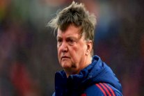 فان غال غير واثق بشأن مستقبله وبيليغريني حزين لإصابة كومباني 