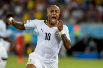 الغاني أندريه أيوو يخرج من ظل والده أبيدي بيليه