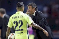 ألفيس يشعل صراعاً بين رئيس برشلونة والمدرب إنريكي