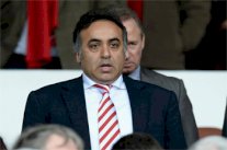 الكويتي الحساوي يهدد بترك نوتنغهام ومقاضاة مشجعيه