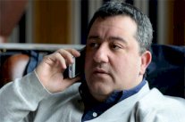 وكيل ابراهيموفيتش : مدرب ليون أحمق !