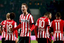 إيندهوفن يواصل مسلسل انتصاراته وأياكس يطارده