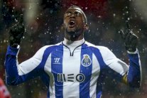 تحذير لأندية إنكلترا من التوقيع مع جاكسون مارتينيز