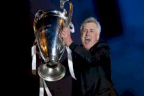 أنشيلوتي يشعل صراعاً شرساً بين اليونايتد وجاره السيتي