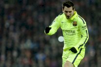 ركلة حرة مباشرة تمنح ميسي رقما قياسيا في 