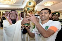 الأهلي يقهر النقص ويهزم الهلال ويتوج بكأس ولي العهد