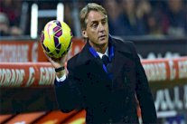 مانشيني يشيد بإمكانيات إيكاردي ويتمنى الحظ لأوزفالدو