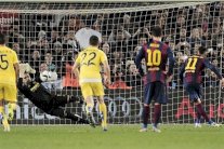 فعلها مع إبرا...ميسي يتنازل عن تنفيذ ركلة جزاء لنيمار