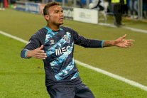 أغلبية جماهير ريال مدريد توافق على التوقيع مع دانيلو