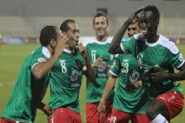 الوحدات يستعيد صدارة الدوري الأردني بثلاثية في الحسين