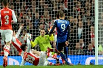 خط دفاع أرسنال وراء السقوط الكبير في ملعب 