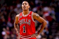 عملية جراحية جديدة لنجم شيكاغو بولز ديريك روز