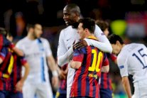 العاجي يايا توريه يفاجئ الجميع ويزور معسكر برشلونة 