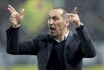 اليوناني دونيس في الرياض لاستلام مهامه مدرباً للهلال