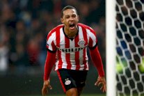 يونايتد فان غال يواصل مطاردة نجم إيندهوفن ممفيس ديباي