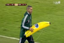 فيينورد يواجه احتمال معاقبته بسبب عنصرية جمهوره