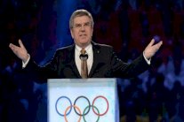 باخ يرحب بالتوقيت المقترح لمونديال قطر 2022