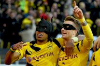 الصفراء بإنتظار مرتدي قناع باتمان وروبن في البندسليغا