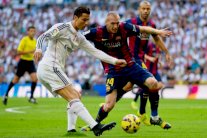 مدرب برشلونة لا يثق بأزمة ريال مدريد قبل 