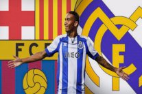 على ذمة أبولا... اتفاق بين بورتو والريال حول دانيلو