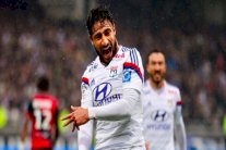 فقير يقرر الدفاع عن ألوان منتخب فرنسا بدلا من الجزائر