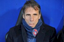 إقالة زولا من تدريب كالياري