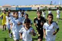 فلسطينيون يستفيدون من خبرات ريال مدريد في تعليم الكرة