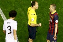 برشلونة لا يقدم مباريات كبيرة في حضرة حكم 
