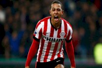 ليفربول يُزاحم مان يونايتد على موهبة إيندهوفن ديباي