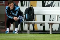 تاتا مارتينو يصدم جماهير برشلونة ويؤكد إصابة ميسي