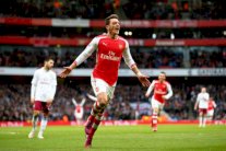 أوزيل يؤمن بقدرته على الفوز بجائزة 