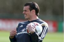 بالصور.. أجواء مغايرة تماما لغاريث بيل مع منتخب بلاده