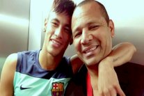 والد نيمار يؤكد قانونية صفقة انتقال نجله لبرشلونة 