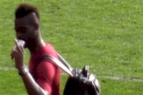 بالوتيلي يوجه حركة غير أخلاقية لجماهير مانشستريونايتد