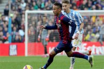 نيمار : أنا سعيد في برشلونة ولن أرحل للدوري الإنكليزي