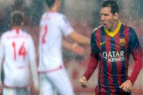 ميسي يستهدف الوصول لهدفه الـ400 مع برشلونة ضد إشبيلية