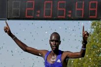 ماراتون باريس: المركز الأول لكورير ومنغيستو