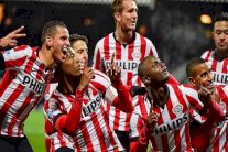 أيندهوفن على بعد 3 نقاط من اللقب الاول منذ عام 2008