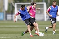 ريال مدريد يستدعي كافة نجومه لمواجهة الديربي الأوروبي