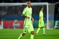 ألفيس يرى العرض المقدم لتجديد عقده مع برشلونة هزيلاً