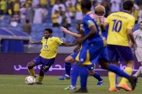 النصر يحتفظ بالصدارة والهلال يستعيد المركز الثالث