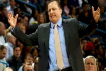 أوكلاهوما سيتي يفترق عن مدربه بروكس